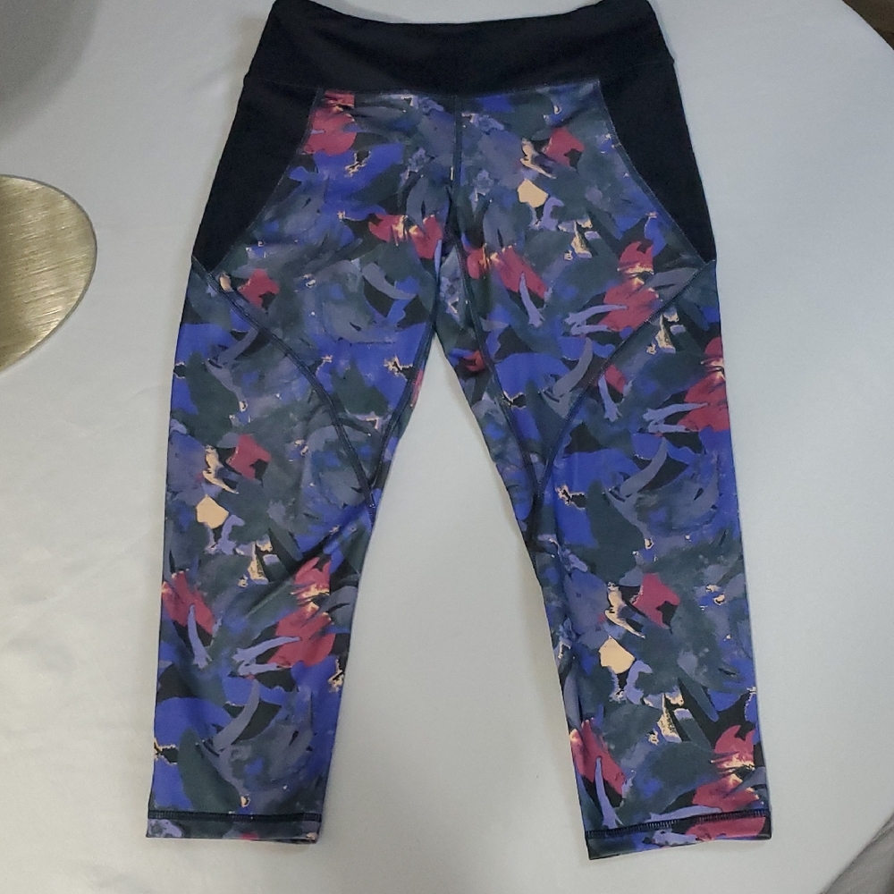Patagonia Womens ⅞ Navy/Purple Abstract Print Moisture Wicking Leggings Size M